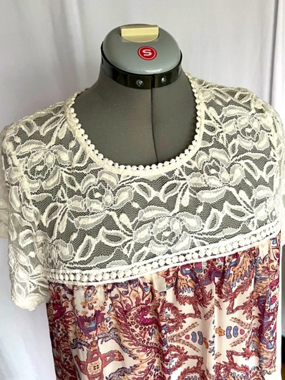 Classy Lace AUW Dress
